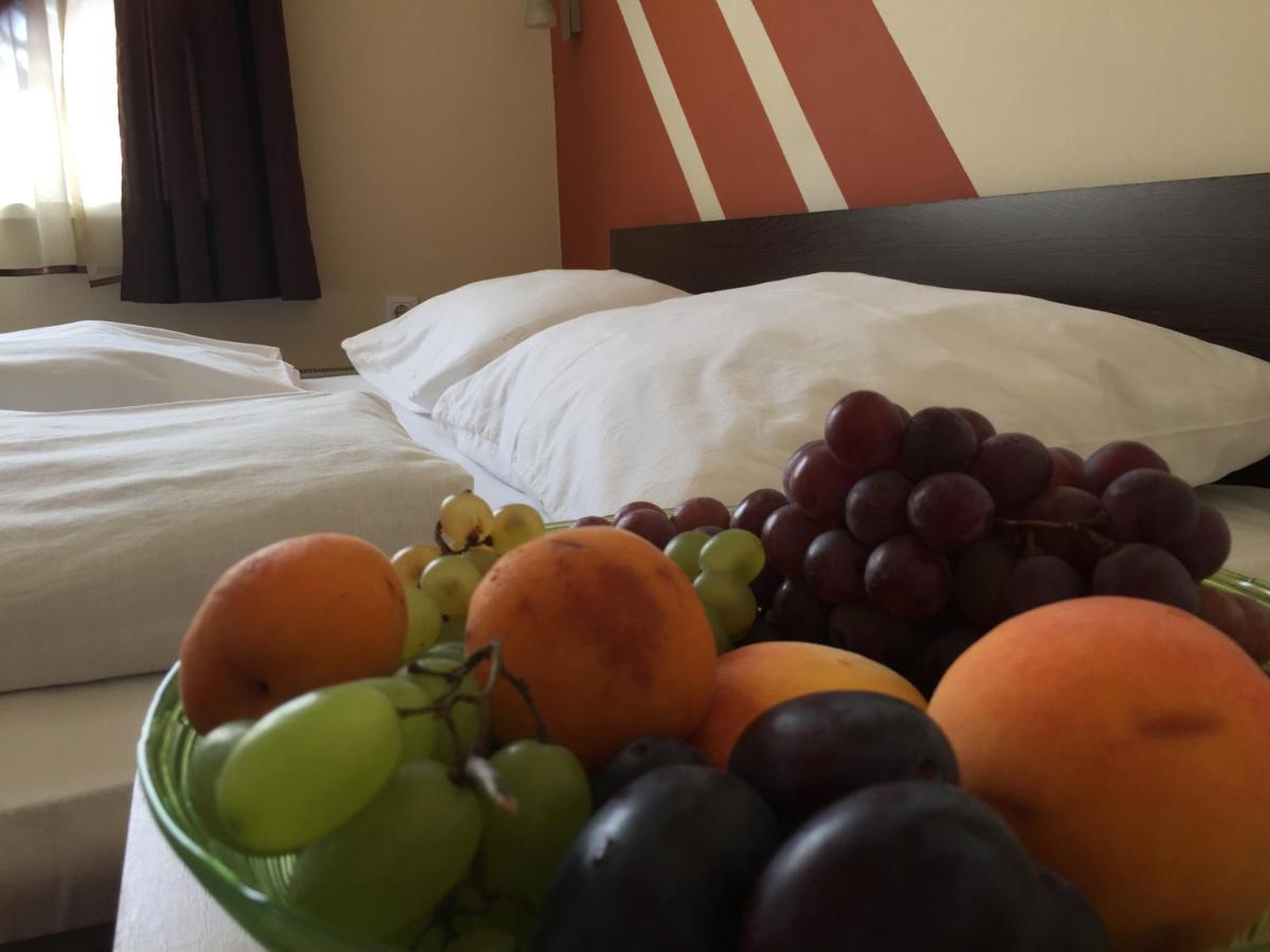פץ' City Hotel Agoston מראה חיצוני תמונה