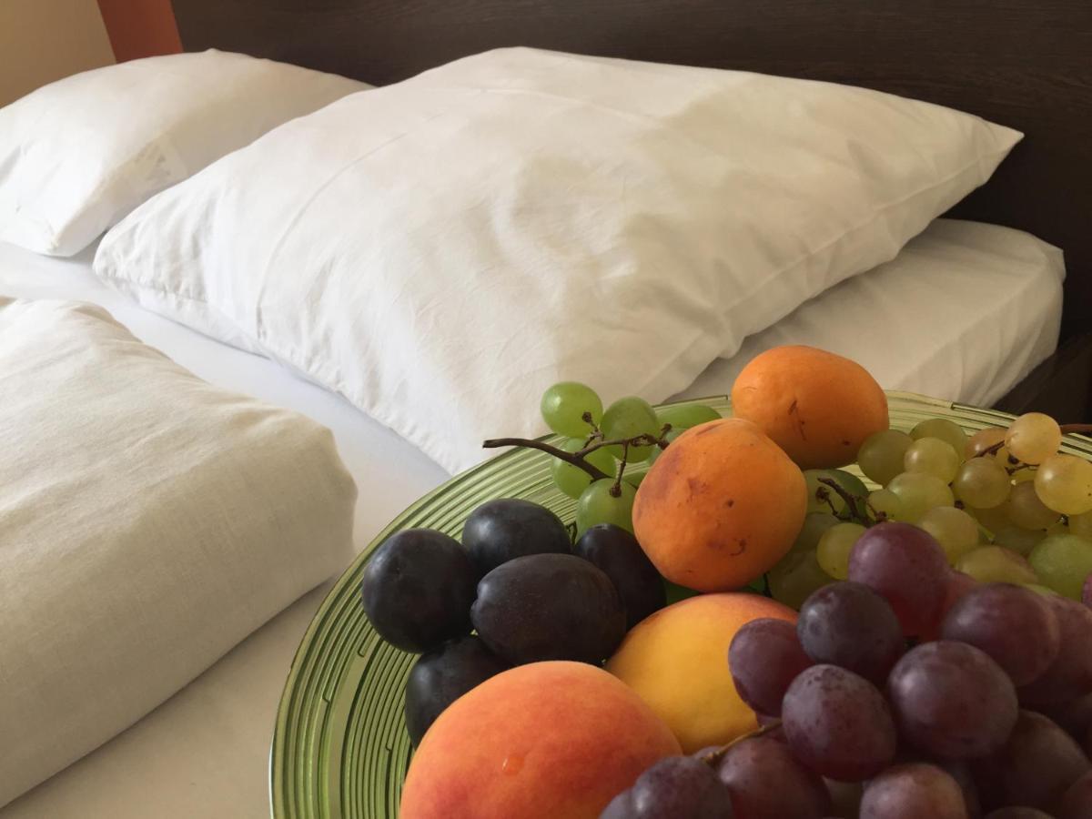 פץ' City Hotel Agoston מראה חיצוני תמונה