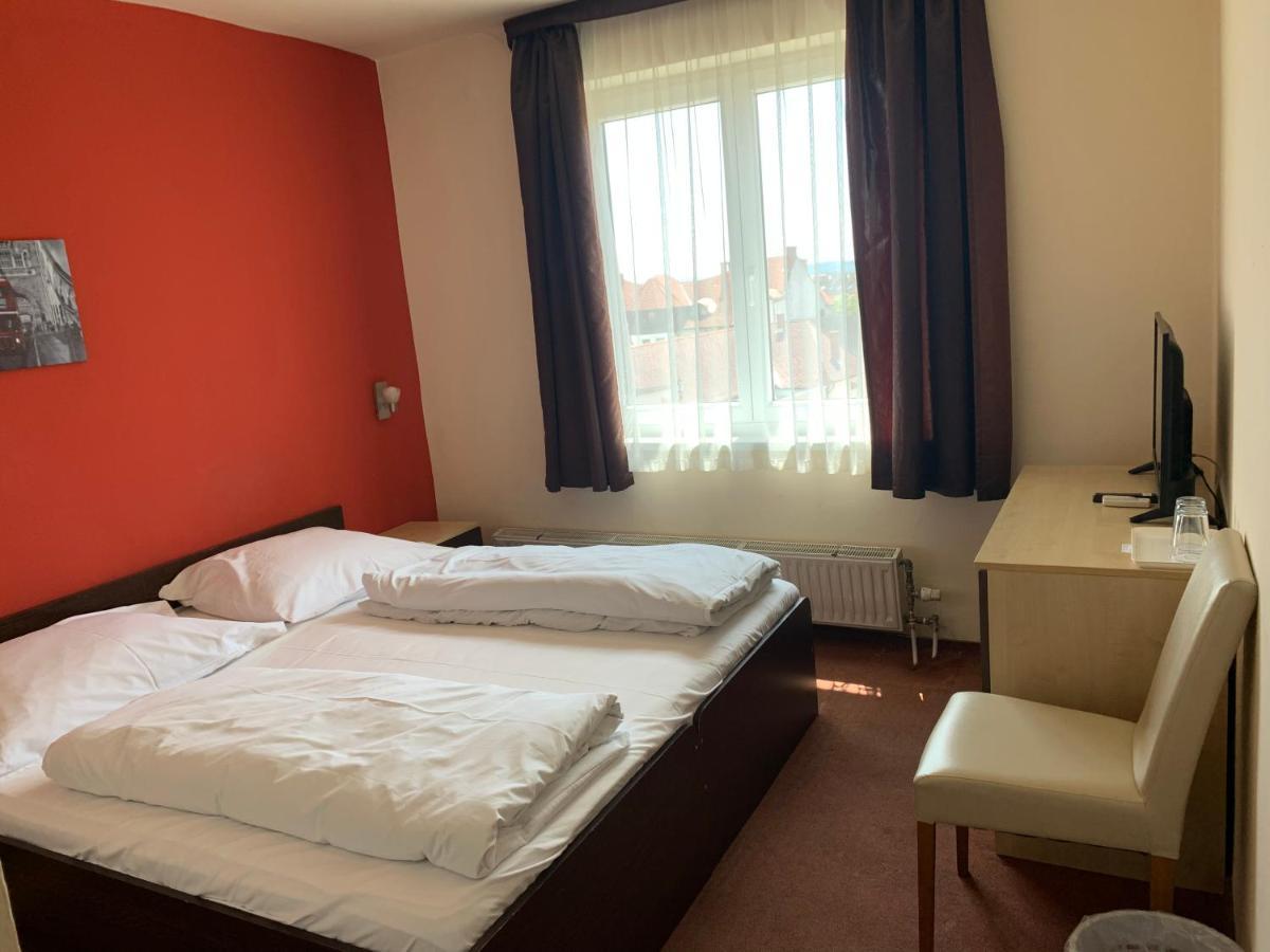 פץ' City Hotel Agoston מראה חיצוני תמונה