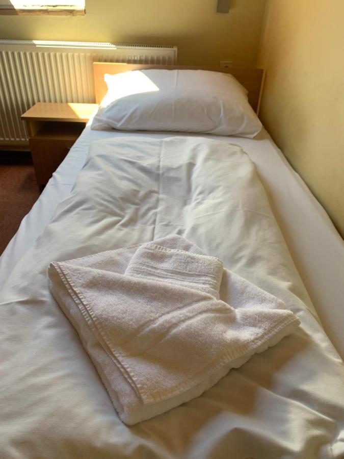 פץ' City Hotel Agoston מראה חיצוני תמונה