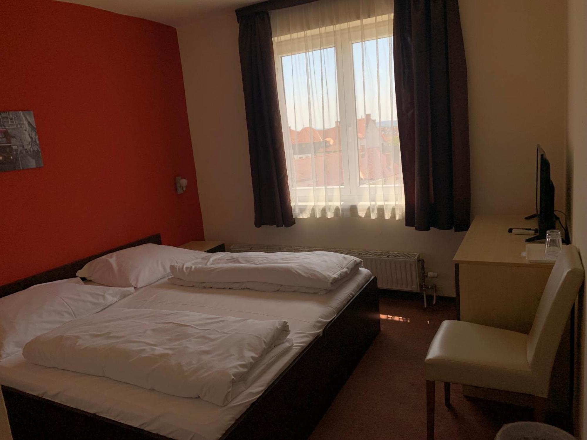 פץ' City Hotel Agoston מראה חיצוני תמונה