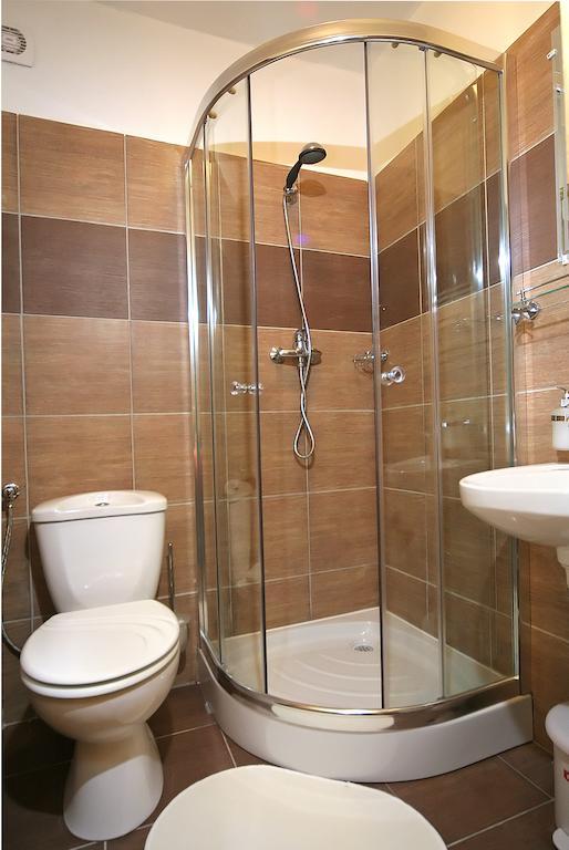 פץ' City Hotel Agoston מראה חיצוני תמונה