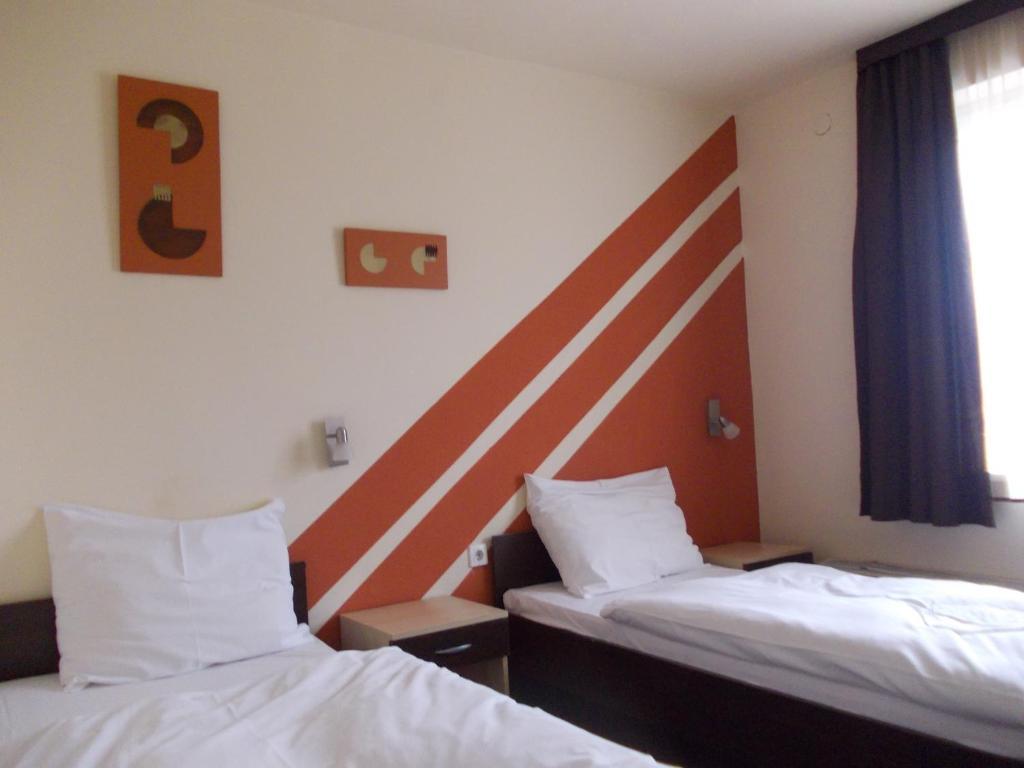 פץ' City Hotel Agoston מראה חיצוני תמונה